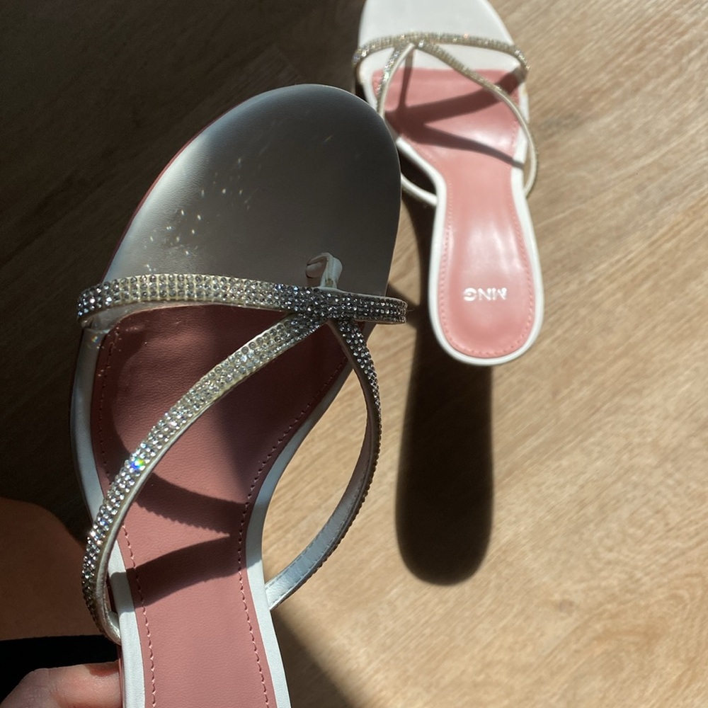 New MNG Rhinestone White Strappy Sandals sz 38 - Picture 3 of 8